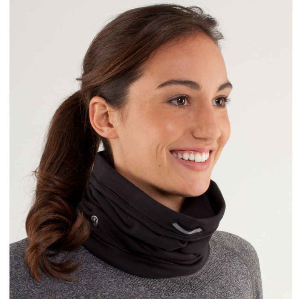 Lululemon Brisk Run Neck Warmer Black